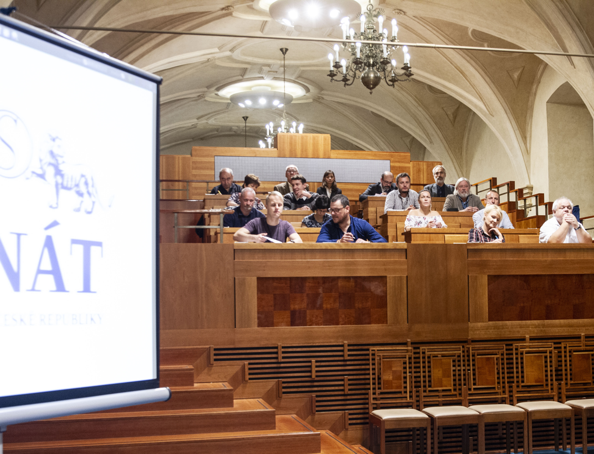 Foto: archiv Kanceláře Senátu. Seminář Pitná voda pro 3. tisíciletí. Foto: archiv Kanceláře Senátu. Seminář Pitná voda pro 3. tisíciletí.