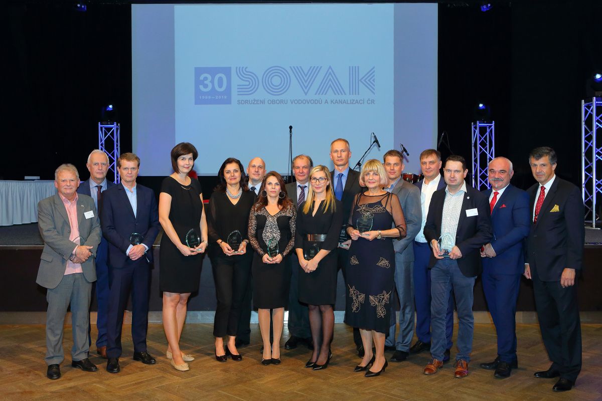 Ocenění k 30 let SOVAK ČR na konferenci Provoz vodovodů a kanalizací 2019 Ocenění k 30 let SOVAK ČR na konferenci Provoz vodovodů a kanalizací 2019