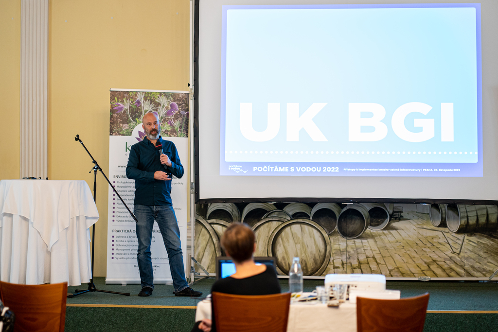 Kevin Barton zdůrazňuje kreativitu při návrhu MZI Kevin Barton zdůrazňuje kreativitu při návrhu MZI