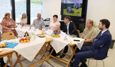 Účastníci kulatého stolu, který se konal ve Vodním domě v Hulicích 15. 6. Foto: Zuzana Fialová, Profi Press